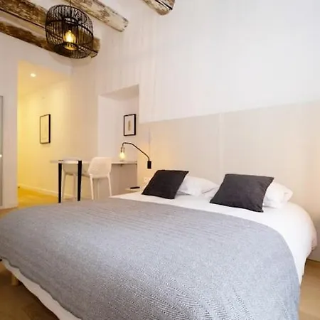 Design Vieux Port Equipe Climatise *