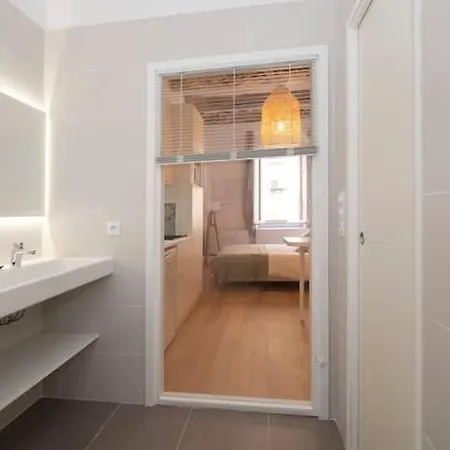 Design Vieux Port Equipe Climatise *