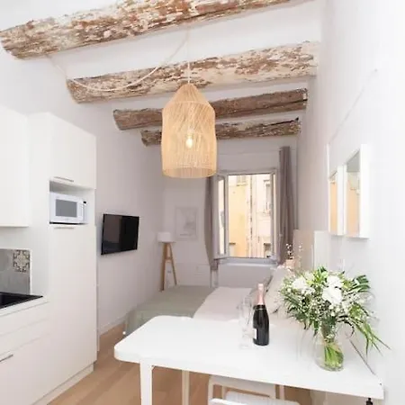Design Vieux Port Equipe Climatise Апартаменты *